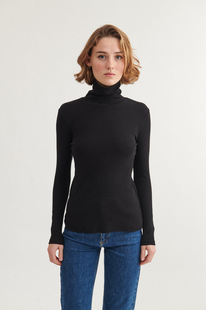 Basic Apparel Ludmilla High-neck T-shirts 001 Black